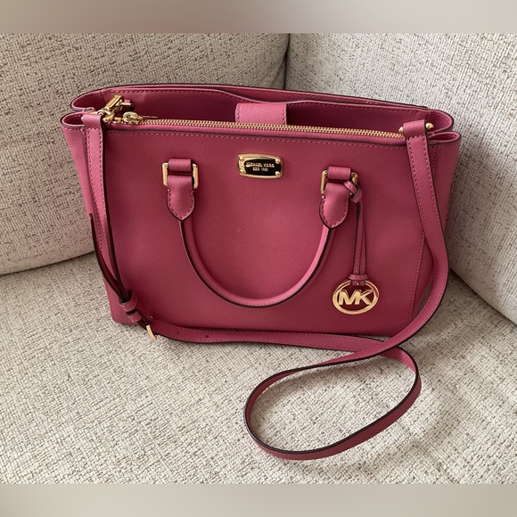 Michael kors medium size satchel bag. - Picture 2 of 2